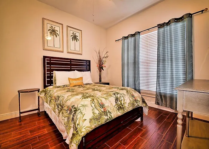 Bay Harbor 202 Apartment *